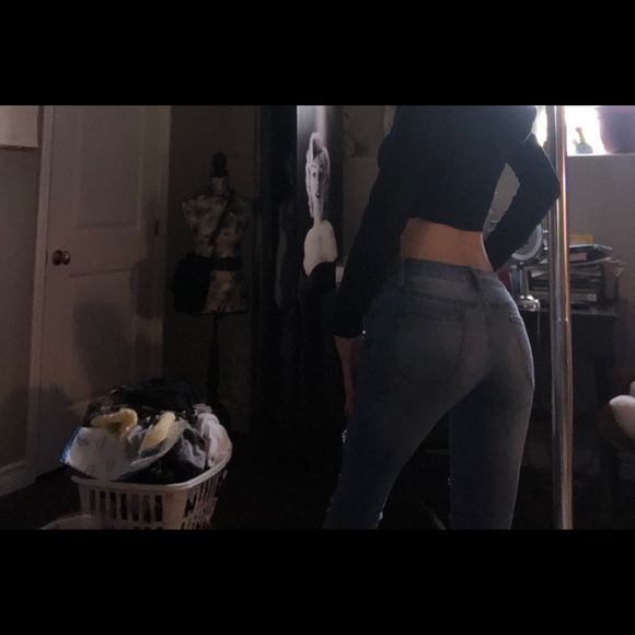 Ripped Jeans - Picture 4 of 5